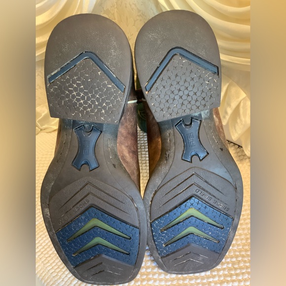 ARIAT - Picture 8 of 9